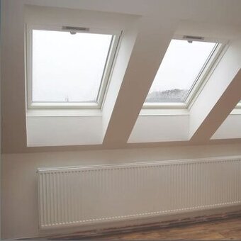 3x výklopné střešní okno 78x160 + žaluzie, markýza, 2-sklo