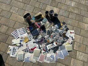 Autopotřeby, koncovky na výfuk, znaky, dorazy na dveře