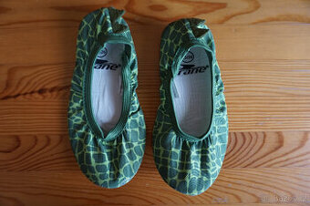 dětské látkové cvičky/přezůvky/boty na ven - vel. 25/26