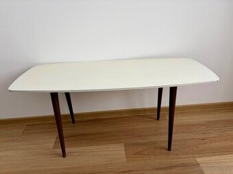 Retro konferenční masivní stolek