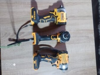 DEWALT  rázový utahovák  Aku