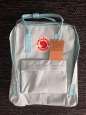 Nový batoh Fjällräven Kanken bledomodrý