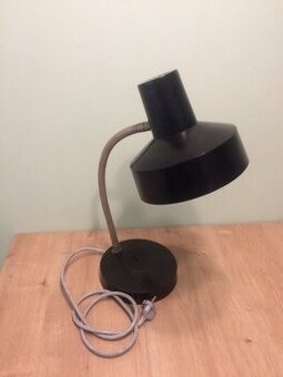 Stolní lampa v pěkném stavu