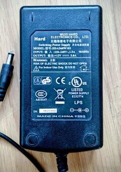 Univerzální napájecí adaptér 12V / 5A (60W)