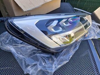 Pravé světlo Ford Focus 2018 +