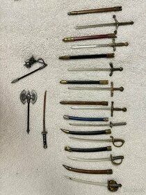 Meče, kordy, katany v mini velikosti cca 35cm
