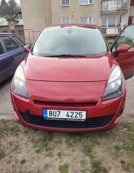 Renault Grand Scénic III s motorem 1.5 dCi   81 kW rok 2010