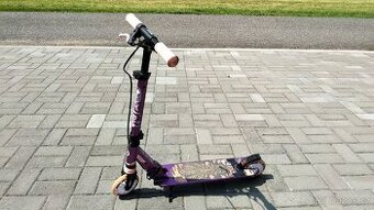 Dívčí koloběžka Oxelo + skateboardy zdarma