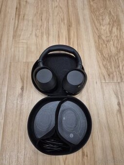Sony Noise Cancelling ULT WEAR černá