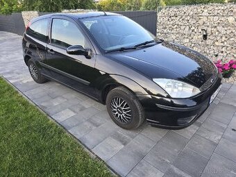 Ford focus 2003 , 1.4 benzín, klima, letní zimní pneu