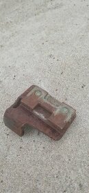 Trabant část mechanismu zámku zadních dveří