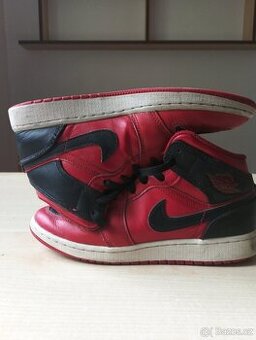 Nike air Jordan 1 v červeno černo bílou barvou