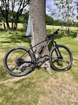MONDRAKER Chrono L / 1x12 / Vzduch.Vidlice / SRAM / Jako nov