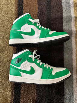 NIKE Air Jordan 1 Mid "Lucky Green"