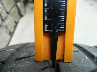 215/70 r15C 109/107s