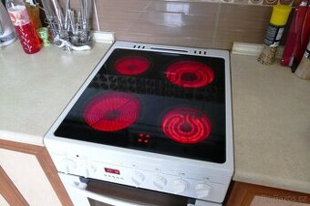 Prodám sporák MORA CS712GW