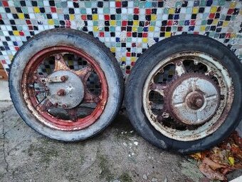 Kola na ČZ 175, prase