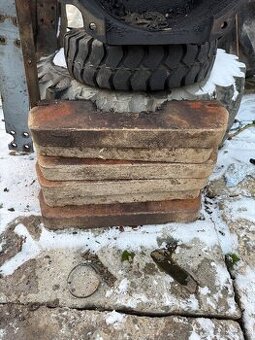 Prodám přední závaží zetor