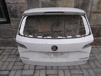 ŠKODA KAROQ BLATNÍKY-5 A BOČNÍ DVEŘE-ZADNÍ NÁRAZNÍKY