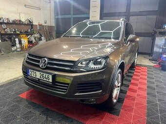 VW Touareg EXCLUSIVE WEBASTO Tažné VÝHŘEV Bi-Xenony CEBIA