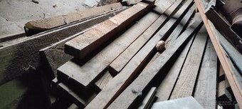 Dřevěné desky prkna fošny lišty