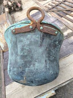 Velký měděný kotel