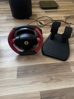 Thrustmaster Ferrari 458 Spider – volant + pedály