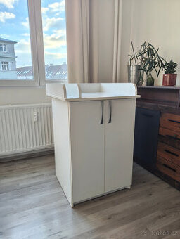 Přebalovací pult a komoda v jednom