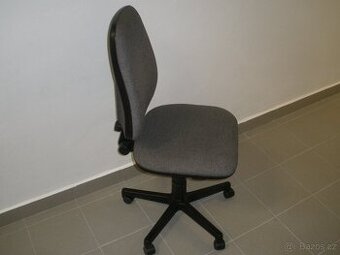 Otočná kancelářská kolečková židle  /stavitelná