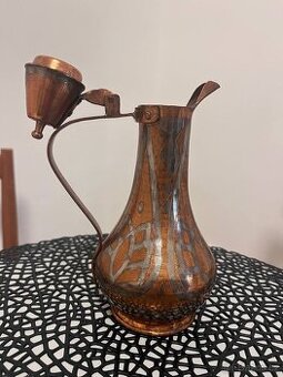 Měděný hrneček. Albania