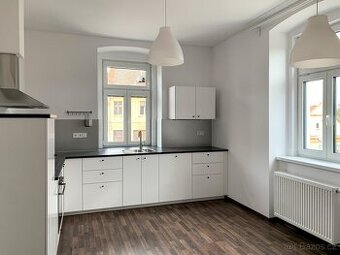 Pronájem rekonstruovaného bytu 2+1 Starý Plzenec