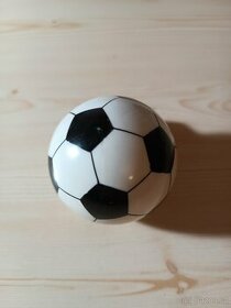 Malá lampička ve tvaru fotbalového míče
