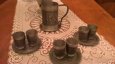 Cínové pohárky (koštovky), s cín. tácky a korbel - sada