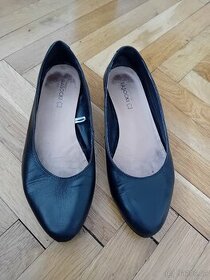 SLEVA boty velikosti 36, kožené, černé, baleríny