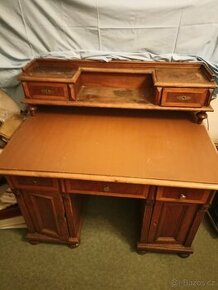 Starožitný psací stůl