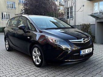 Opel Zafira Tourer 1.4 T 103kW 7 míst 1. Maj Původ ČR Navi