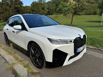 BMWi iX xDrive50, 385kW