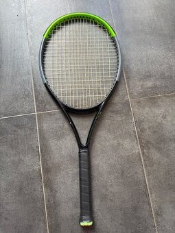Tenisová raketa značky Wilson Blade