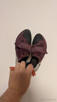 Lezecky Simond vertika soft 38 velikost