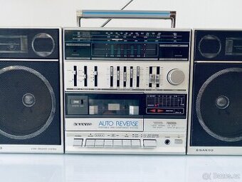 Radiomagnetofon Sanyo C50, rok 1983