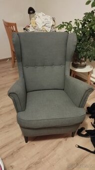 Křeslo IKEA Strandmon - Ušák (šedý)