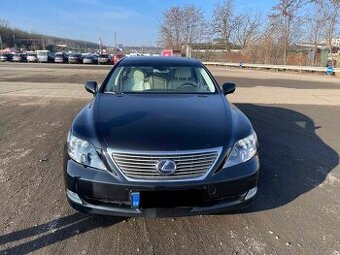 Lexus LS600h - 1
