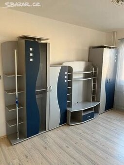 Nábytek za odvoz - kuchyn, obyvakova stena, police