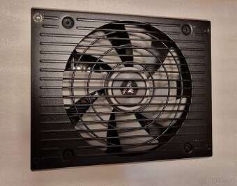 Corsair RM750i