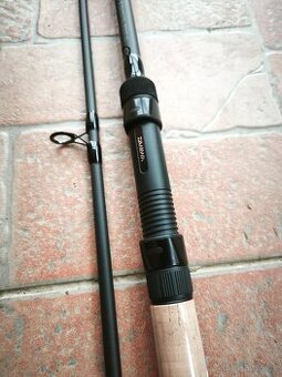 Kaprařský prut Daiwa Black Window XT Bait 3,00m