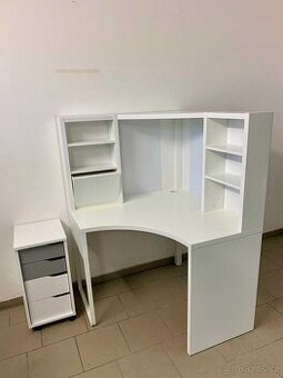 Rohový psací stůl