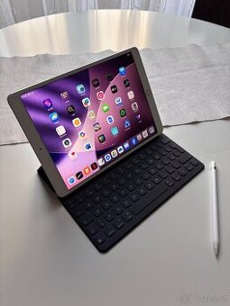 iPad Air + Apple Pencil + Apple Smart Keyboard