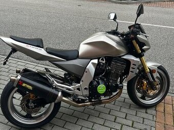 Kawasaki Z1000 - 1
