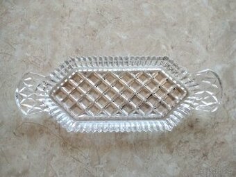 PRODÁM SKLENĚNÝ TÁCEK