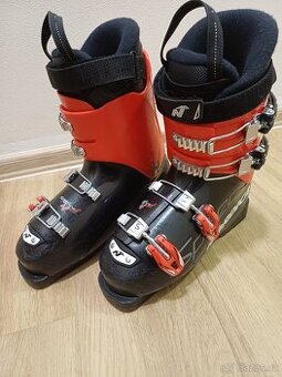 Juniorské lyžáky Nordica speed